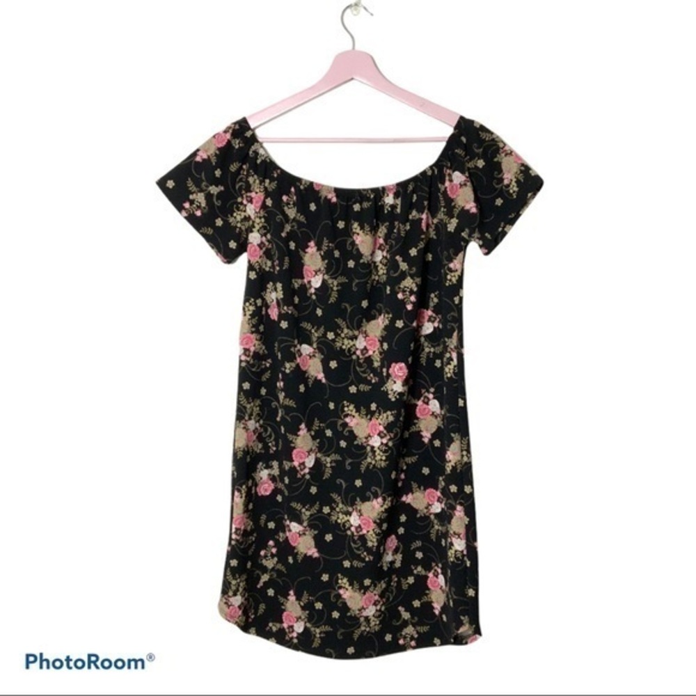 Red‎ Star Off Shoulder floral mini dress